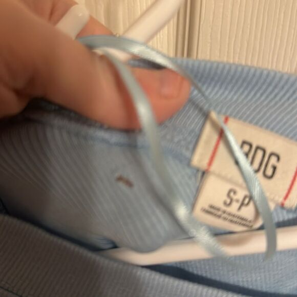 NWOT BDG long sleeve top with manufacturer defects size small - Picture 4 of 6